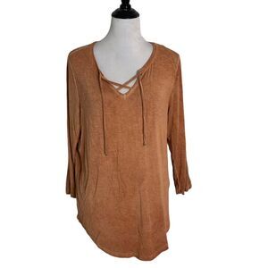 BKE Lace Up Top Size L Distressed Crisscross Neckline Minimalist BOHO‎ Tee